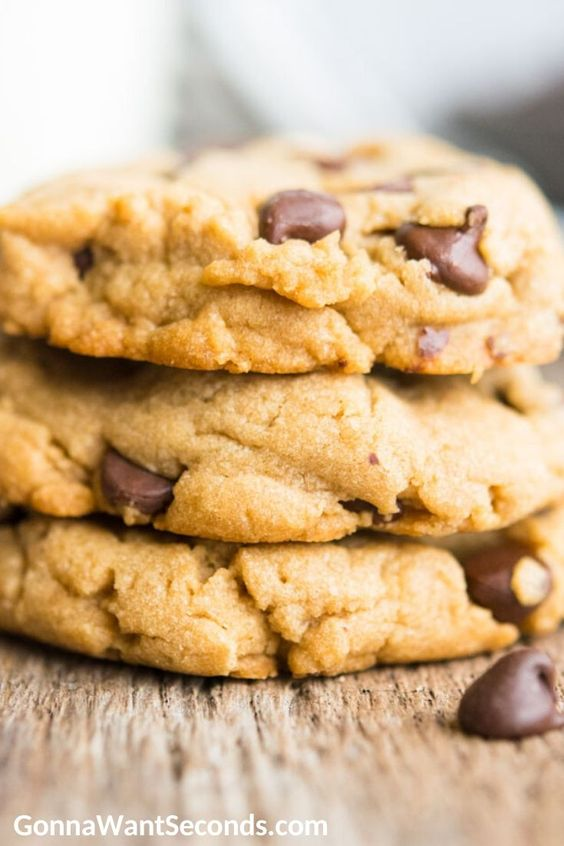 Chocolate Chunk Cookies - Gonna Want Seconds